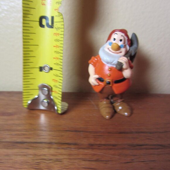 Doc Dwarf With Pickaxe PVC Plastic Action Figure Disney Store Snow White (W4562) - Picture 3 of 5